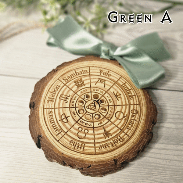 Jahreskreisfest Holzscheibe - Fairy Witch | Limited Edition – Bild 2