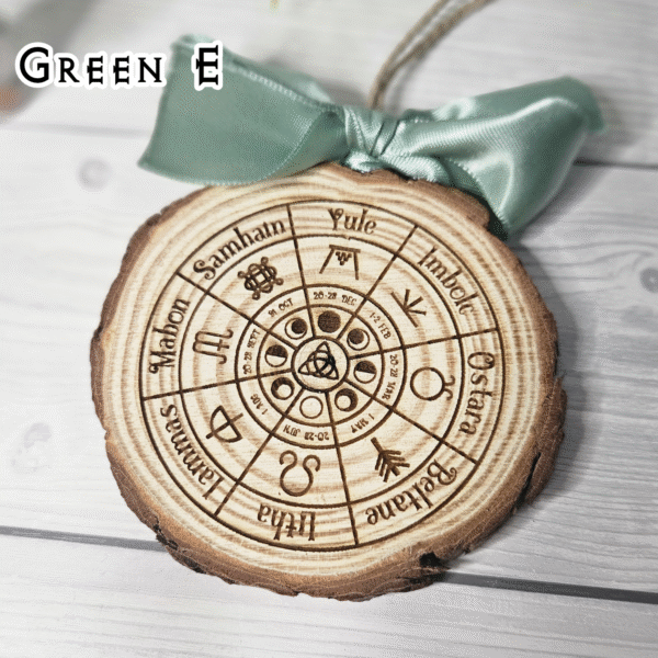Jahreskreisfest Holzscheibe - Fairy Witch | Limited Edition – Bild 6